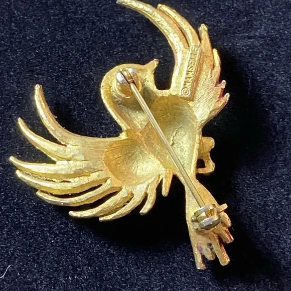 VINTAGE Mamselle Gold-Tone Bird Brooch Red Rhinestone Eye Bird Pin Signed, 1.5” - Picture 7 of 10